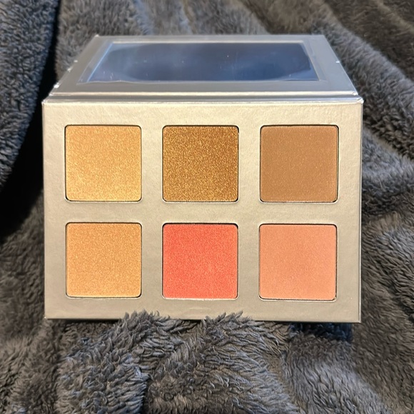 Iconic London Blaze Chaser Face Palette - Picture 1 of 3